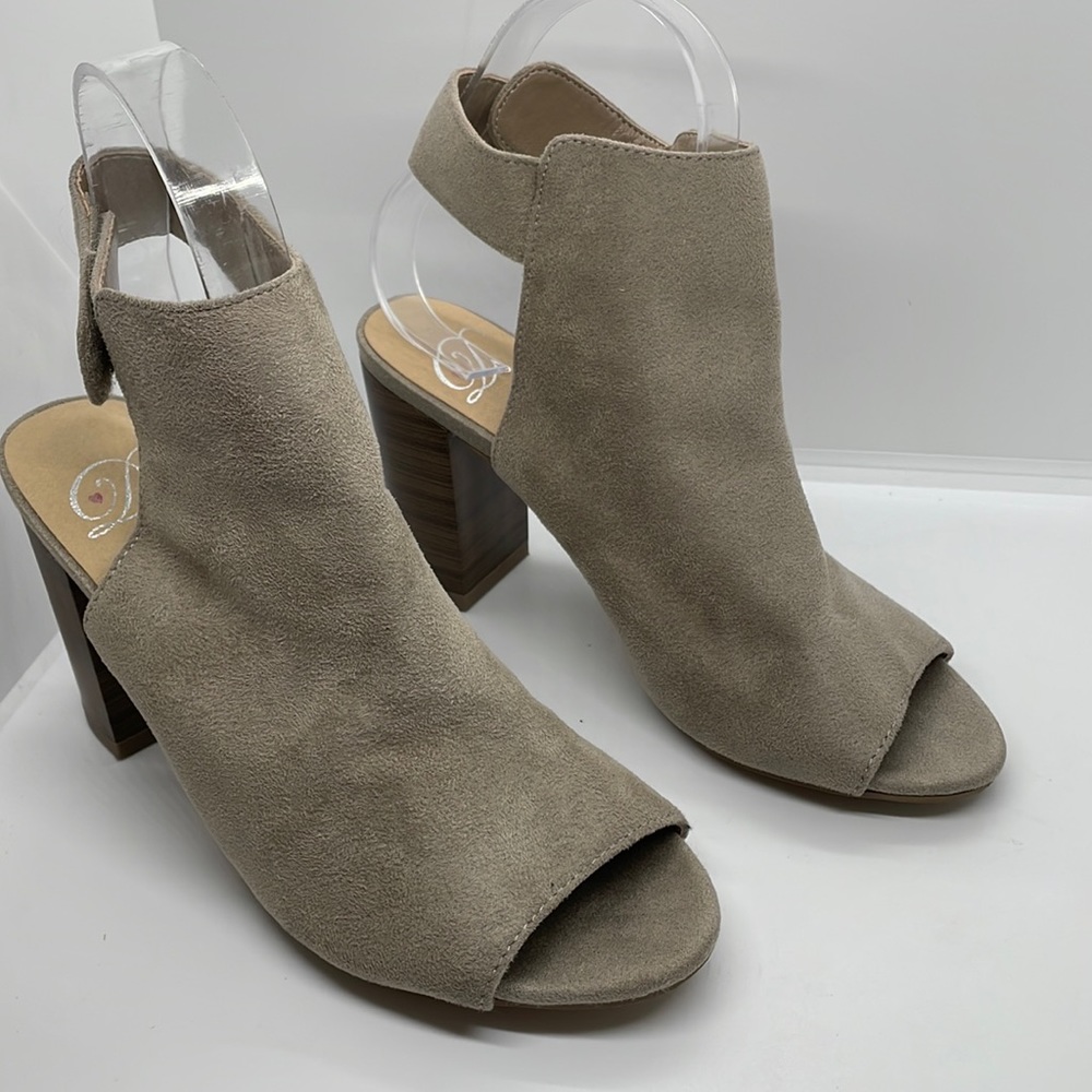 Delicious Peep Toe Faux Suede Taupe Heels 6.5